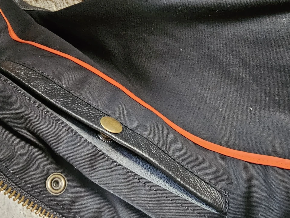 Unik 皮革俱乐部风格摩托车背心(真皮革)男式尺寸:Sm — 第 4/4 张图片