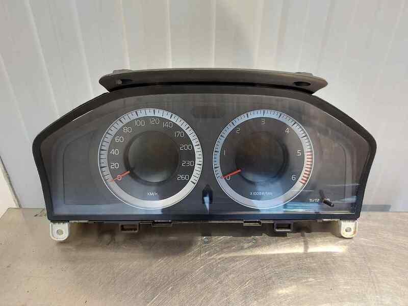 31270901AA instrumentenblende VOLVO XC70 2005 98735