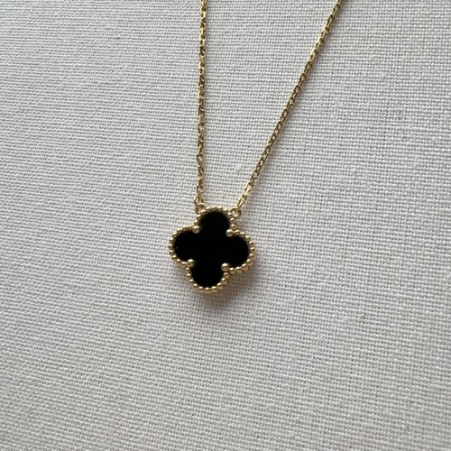Van Cleef & Arpels Vintage Alhambra 18K Yellow Gold Pendant Necklace Onyx