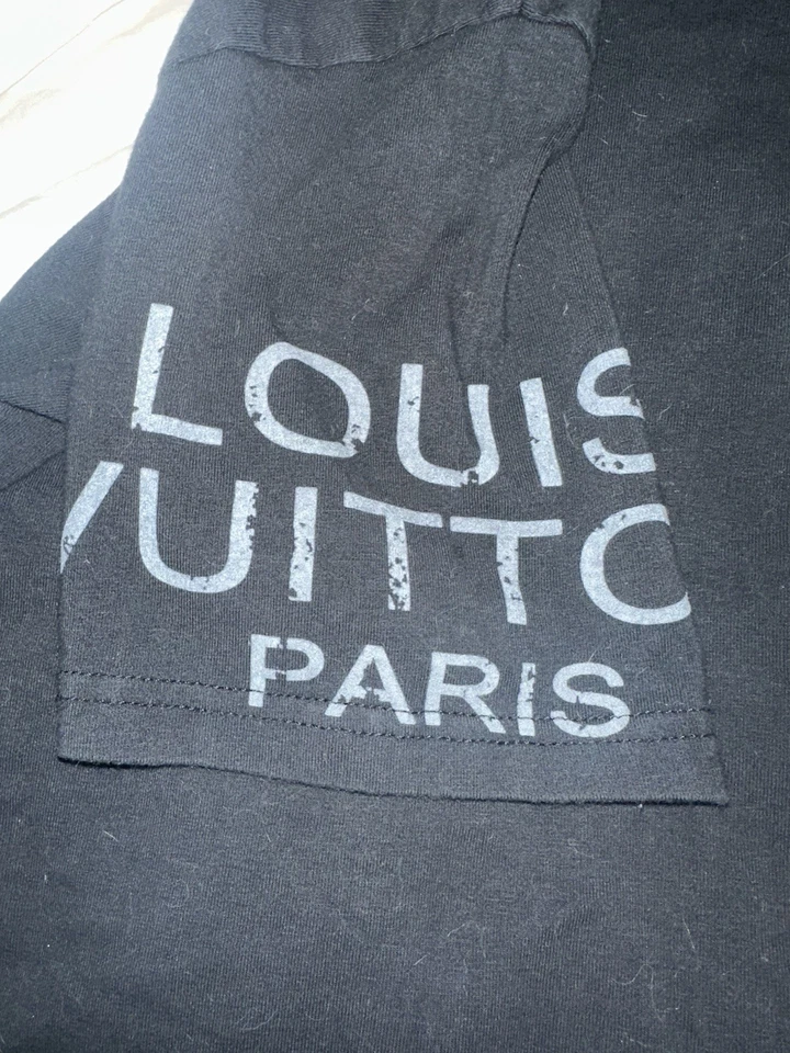 Camiseta para mujer Louis Vuitton Paris estampada, monograma degradado XXL. Foto 3 de 4