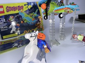 LEGO Scooby-Doo! 75901 Mystery Plane Adventures complete w instructions & box 