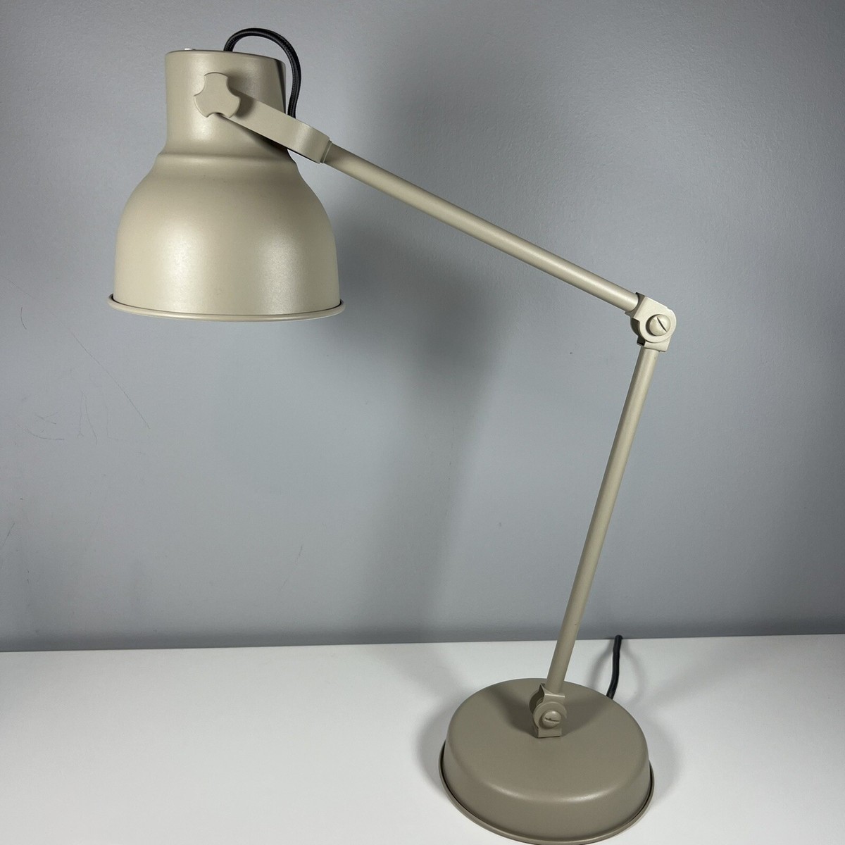 IKEA HEKTAR Work lamp PIXAR STUDIOS with USB charging, Tan IKEA HEKTAR Work lamp PIXAR STUDIOS with USB charging, Tan