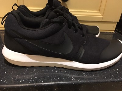 nike roshe run tech fleece