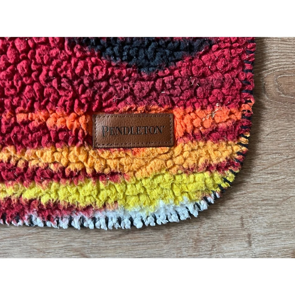 PENDLETON Aztec South Western Fleece Blanket 70 x 49 - Image 2 of 4