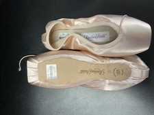 RUSSIAN POINTE BRAVA POINTE SHOE size 43 width 4 vamp 2 medium shank