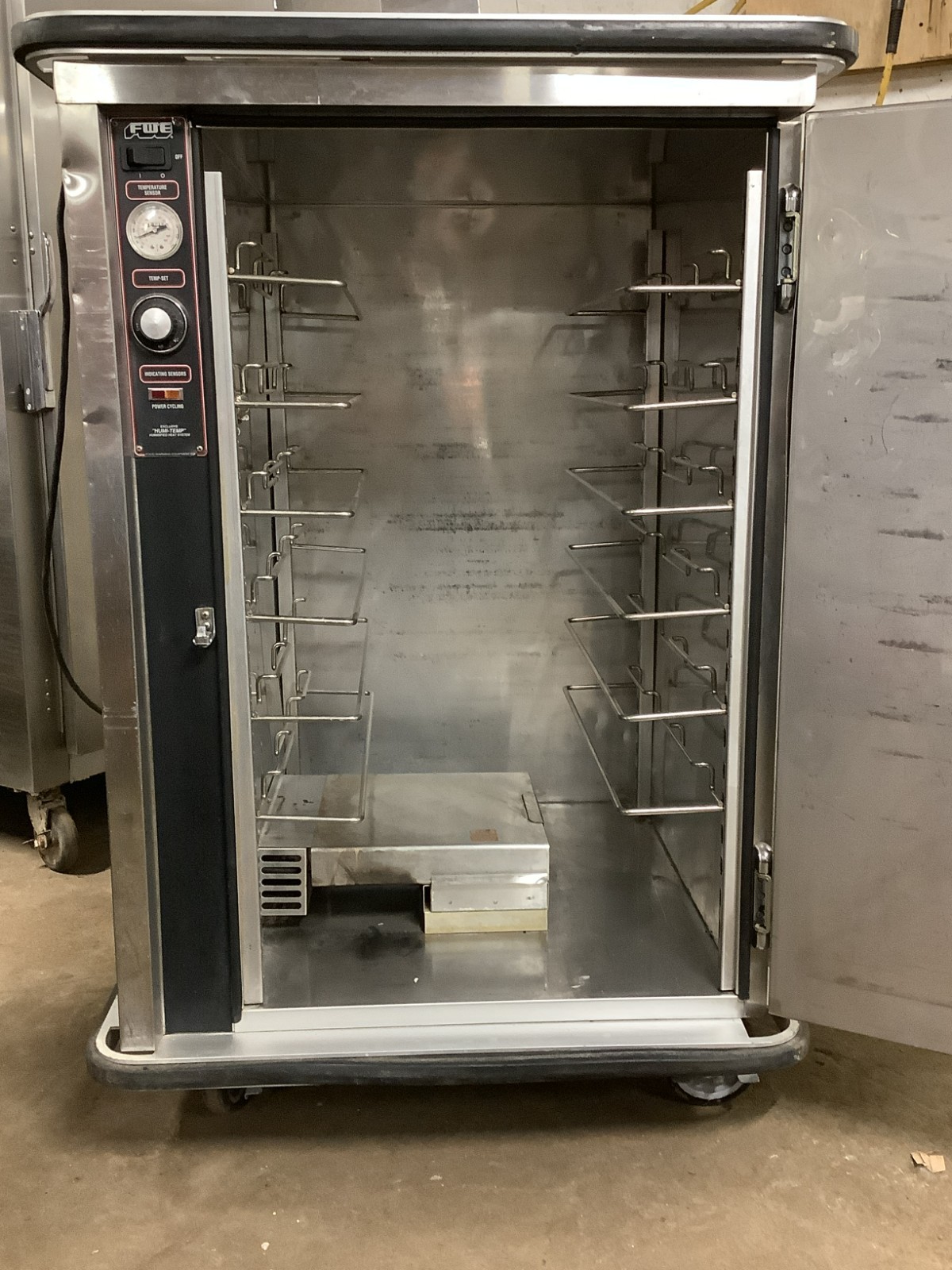 Warmer FWE UHG-7 190 degrees Insulated Holding Cabinet 120V 1PH Tested