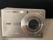 Casio Exilim EX-S600 Silver Digital Camera 6.0M with charger