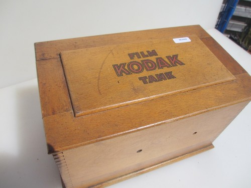 VINTAGE WOODEN KODAK BOX 3 1/2” B-2 + FILM TANK C - DARK ROOM DEVELOPING - Picture 7 of 19