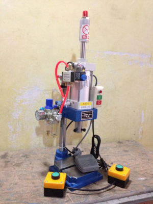 Pneumatic Punching Press Equipment for Metal Hole 440lbs Enhanced Press Device