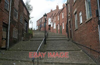 FOTO CROWTHER STREET EINE ATTRAKTIVE STUFENSTRASSE MIT TRADITIONELLEM GEHÄUSE 200