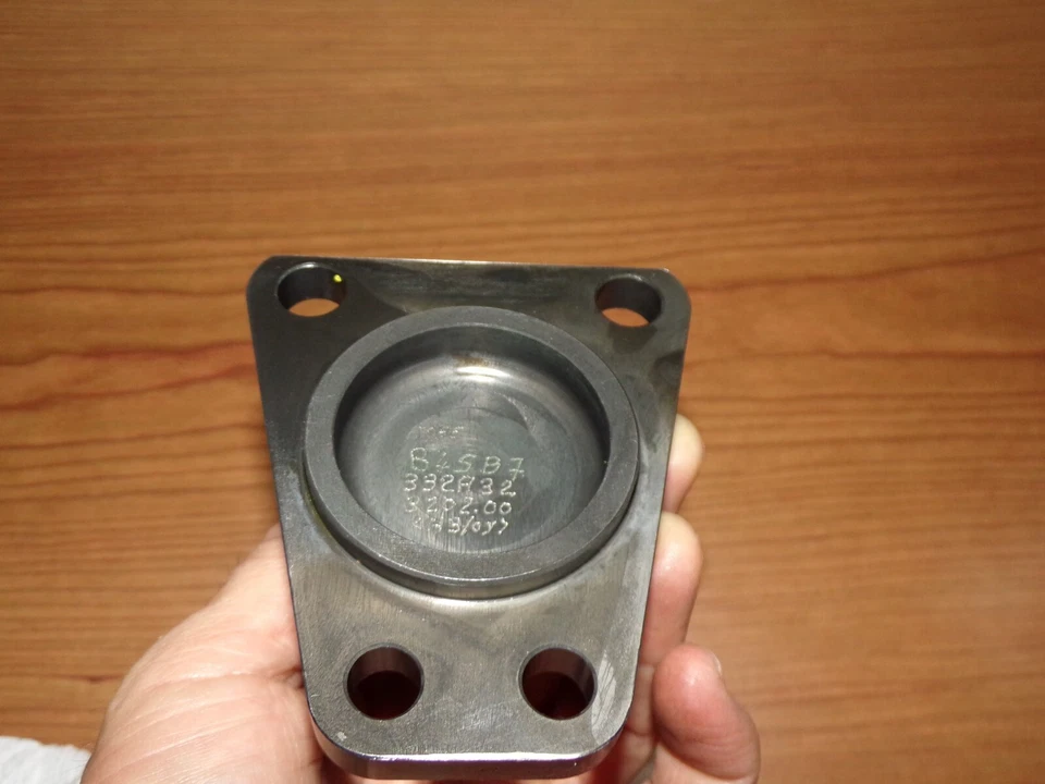 Montaje de anclaje servo Eurocopter AS332 Super Puma 332A32-3202-00 Foto 3 de 3