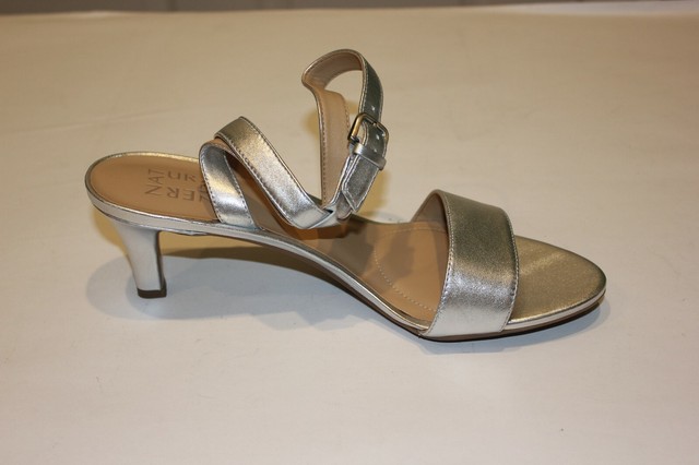 naturalizer silver dress shoes