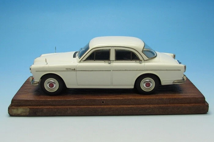 1962 Volvo 122 "Amazon" 4-doors, sehr detailiert weiss 1/43 Resine Fertigmodell - Bild 2 von 4
