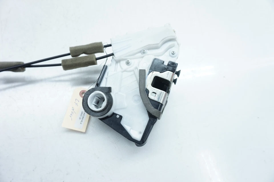 Actuador de pestillo de cerradura de puerta delantera izquierda Acura RLX 2014-2017 OEM Foto 2 de 4