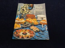 VINTAGE The Ideals Simply Delicious Favorites Cookbook 1976 Gertrude Wright S27
