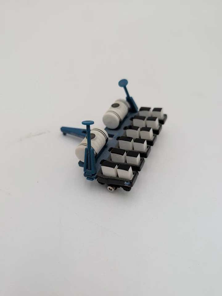 1/64 SpecCast Farm Toy Kinze Model 2000 6 Row Planter  - Image 2 of 4