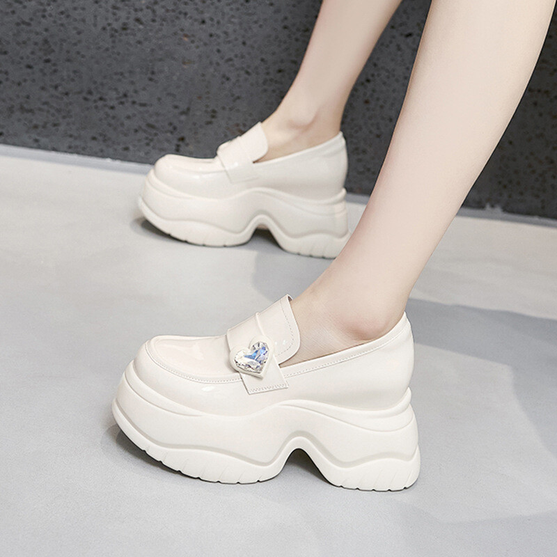 靴 grounds JEWELRY LOAFER white ?media_id=3386621807019998323
