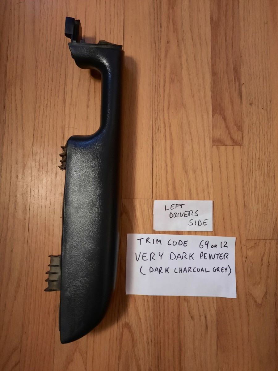 99-02 SILVERADO SIERRA AVALANCHE DRIVER LEFT DOOR ARMREST TRIM 69