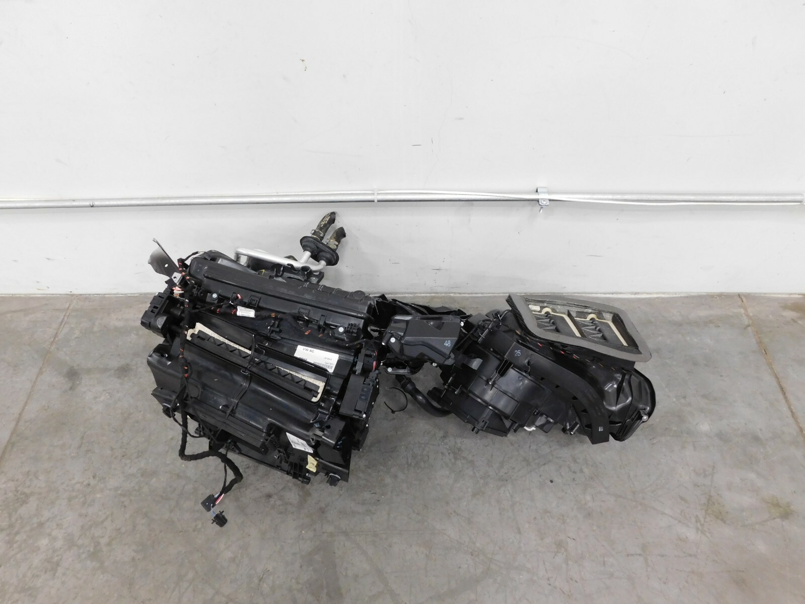 2019 20  Lamborghini Urus HVAC Unit / Ducts #1064 C2