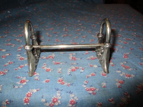 Collectible Vintage Metal Knife Rest  Decorative Ends   ? Victorian - Picture 1 of 5