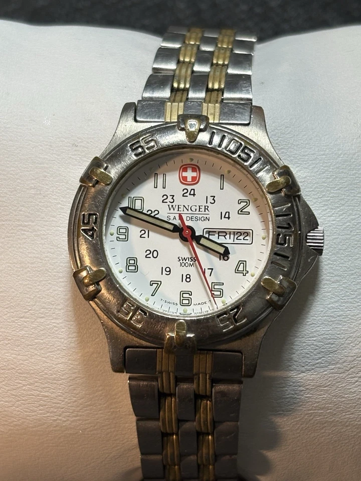 Reloj Mujer Swiss Army Wenger Diseño SAK 100M, Hora Militar, Fecha, Inoxidable, 33mm Foto 2 de 4