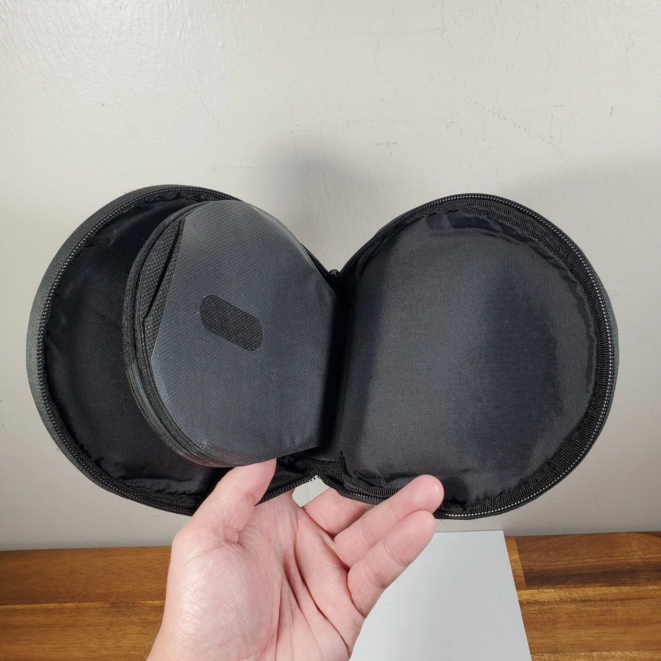 Case Logic CD/DVD Black Shell Case 12 Sleeve 24 Disc Capacity Zip Closure Wallet - Image 3 of 4