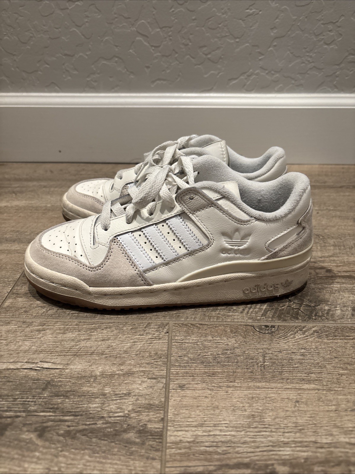 adidas Men's Forum Low Classic Shoes- US 4 1/2