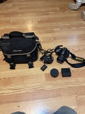 Nikon D40 Digital SLR Camera Kit 6.1MP 3x Zoom w/ Lens, Charger, Bag