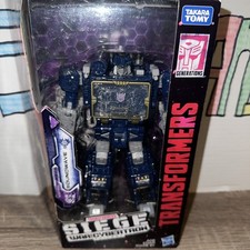 Hasbro Transformers Voyager WFC-S25 Soundwave Siege War for Cybertron New MIB