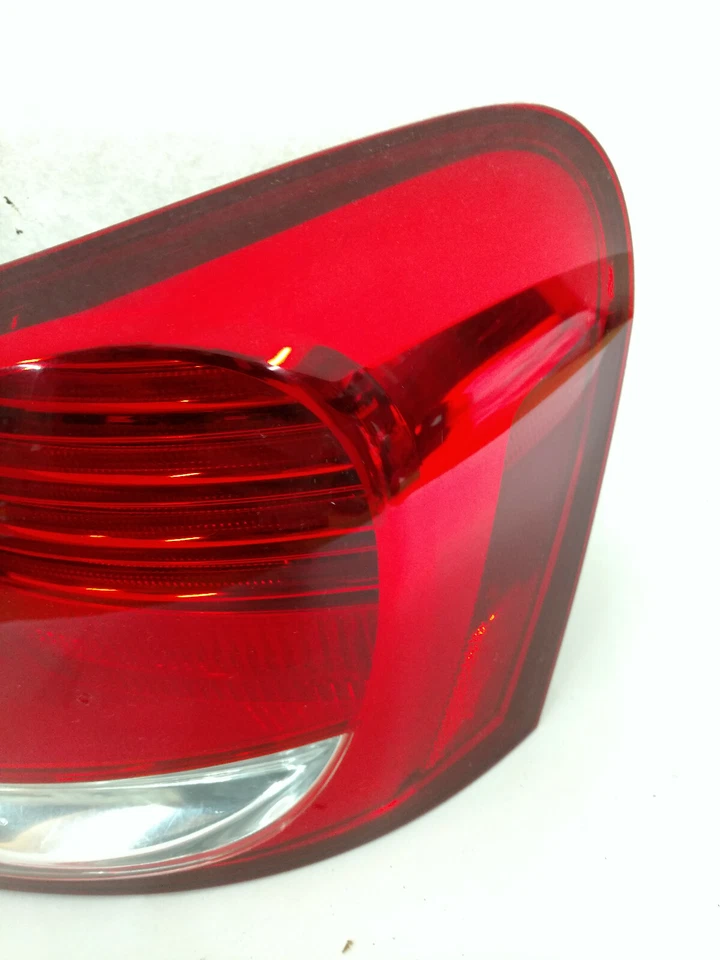 Luz trasera pasajero lado derecho fabricante de equipos originales Lexus GS300 GS350 GS430 GS460 2006-2011 Foto 2 de 4