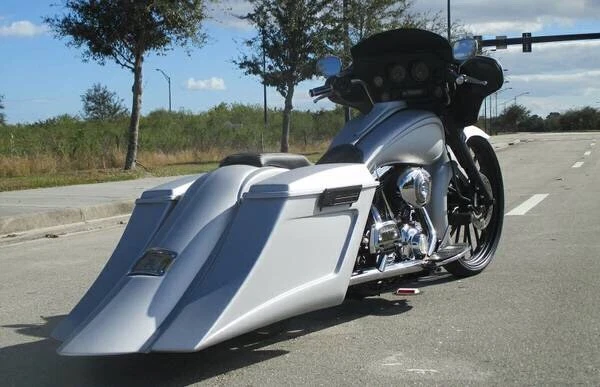Stretched saddlebags for street best sale glide