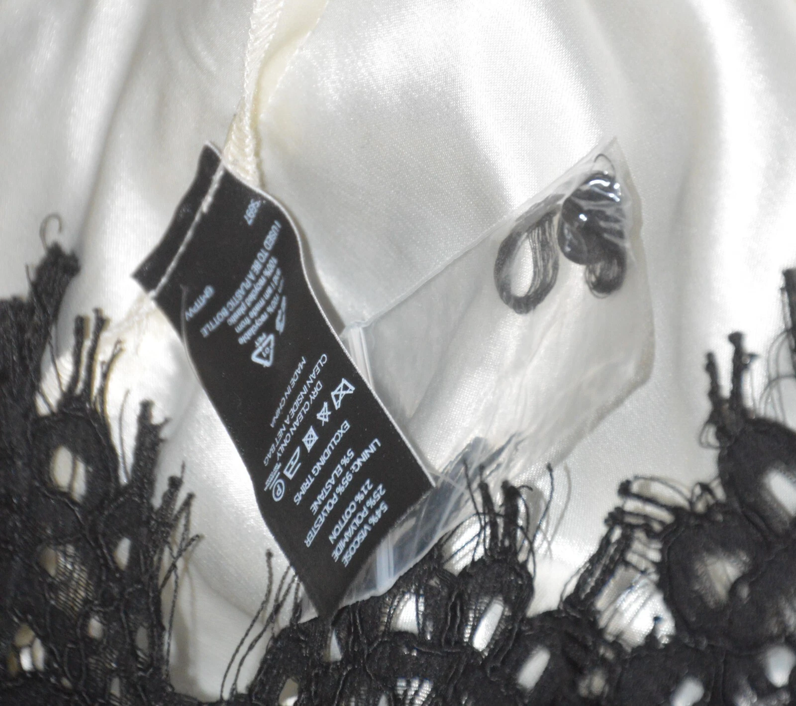 OFF WHITE Elegante abito in pizzo bianco e nero bianco sporco V by Very Raw UK taglia 10