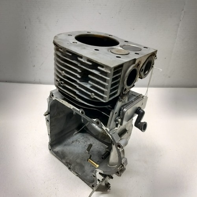 #ad 496413 BRIGGS AND STRATTON ENGINE CYLINDER BLOCK CRANKCASE $75.00