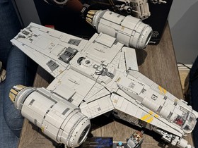 LEGO Star Wars UCS 75331 The Razor Crest The Mandalorian COMPLETE ASSEMBLED