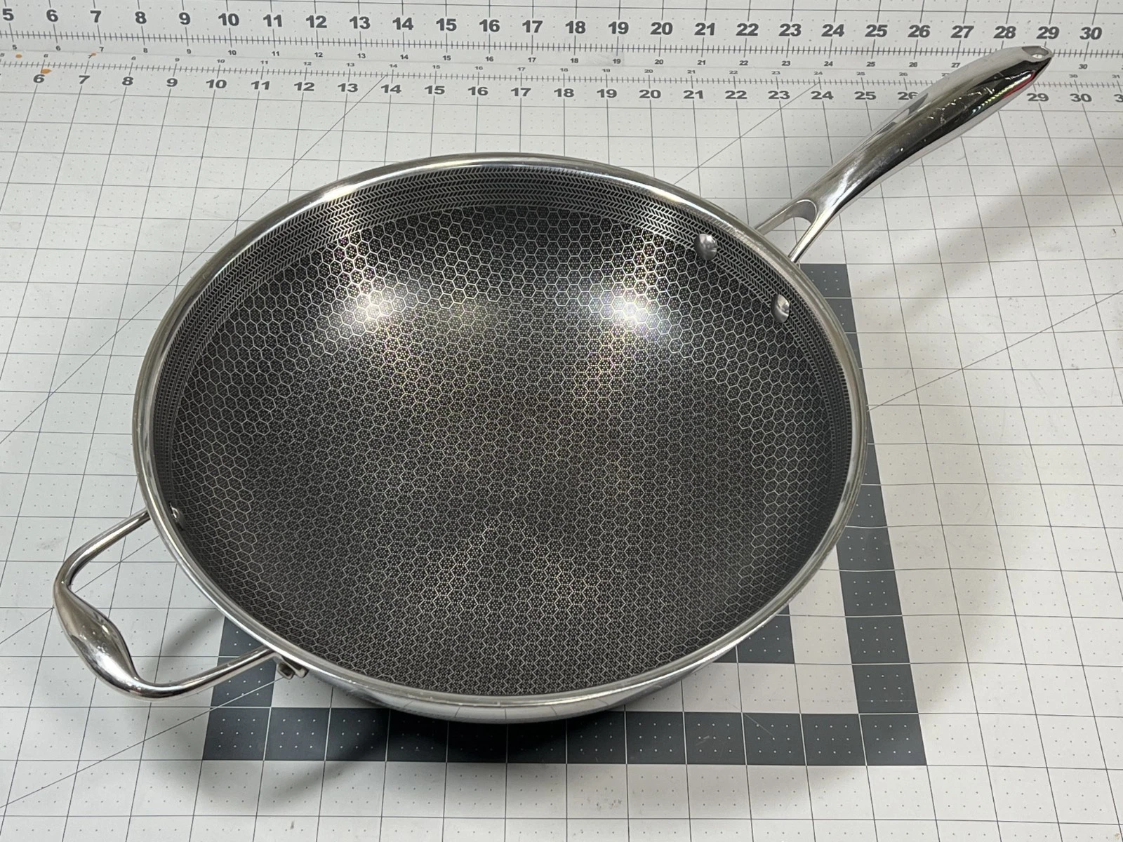 HexClad Hybrid Nonstick 12" Wok Frying Pan (No Lid) - Used!!
Opens in a new window or tab