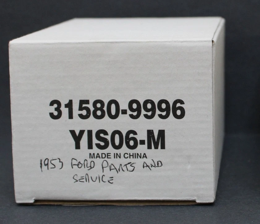 Matchbox Collectibles YIS06-M 1953 Ford Parts & Service Pickup 1:43 MIB w/ COA - Image 2 of 2