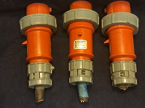 Mennekes  ME420P7W Connector 20A 3P-4W 480V 309 Series