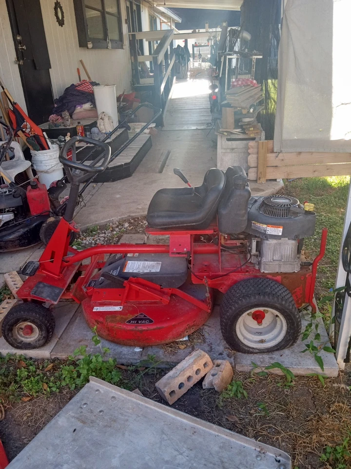 Cortacésped Snapper 28 Hi Vac (PIEZAS O REPARACIÓN) RECOGER SOLO SUR DE TEXAS Foto 2 de 4