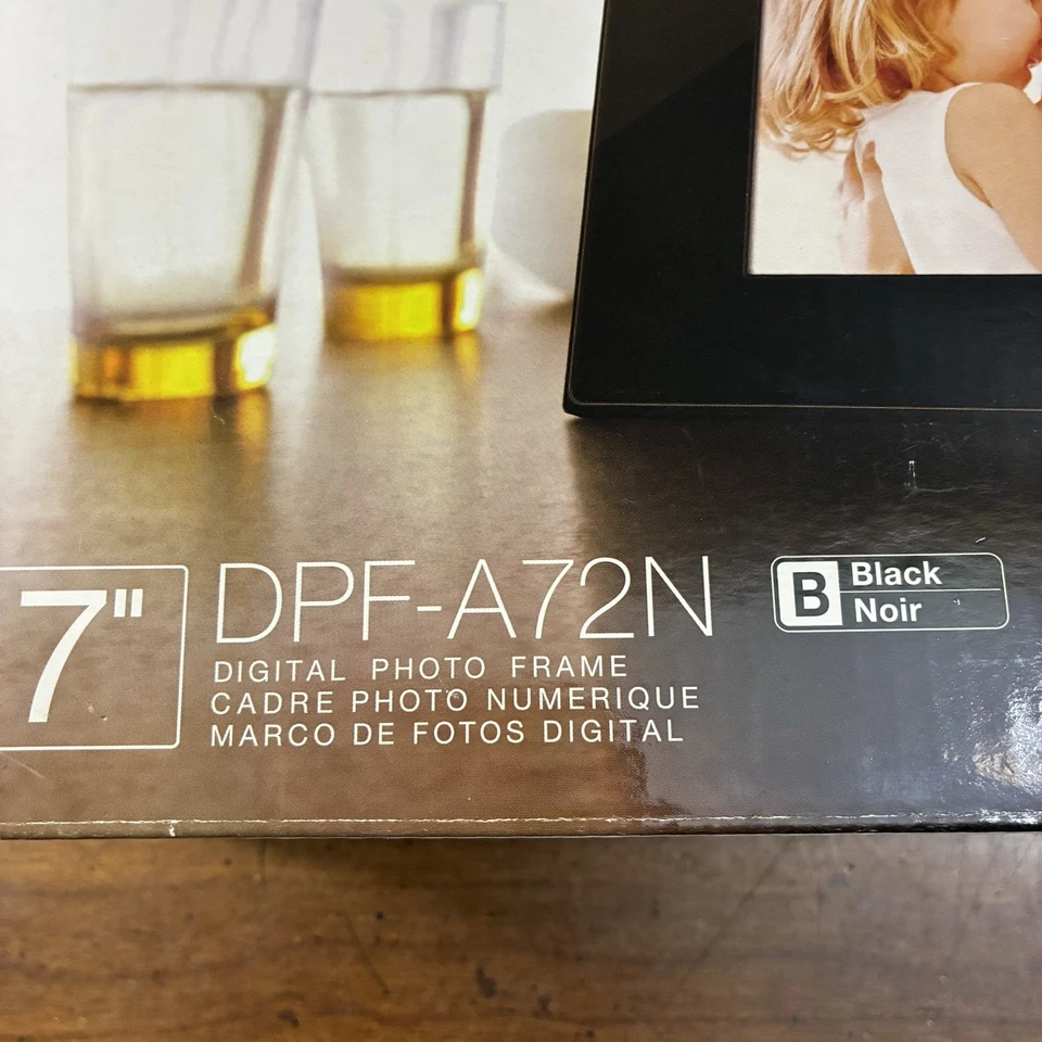 Sony DPF-A72N 7-Inch LCD Digital Photo Frame - Black New In Box - Image 2 of 4