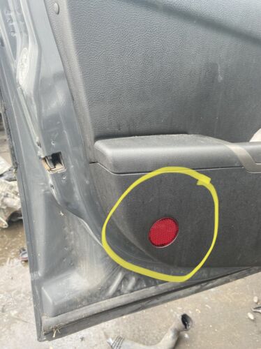 2005-2010 PONTIAC G6 INSIDE DOOR PANEL ROUND RED REFLECTOR PAIR - Picture 3 of 3