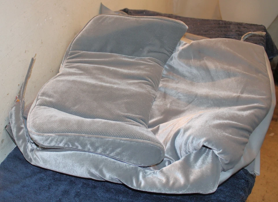 Lincoln Town Car 1984 nuevo como nuevo fabricante de equipos originales cubierta de asiento delantero de tela gris Foto 2 de 4