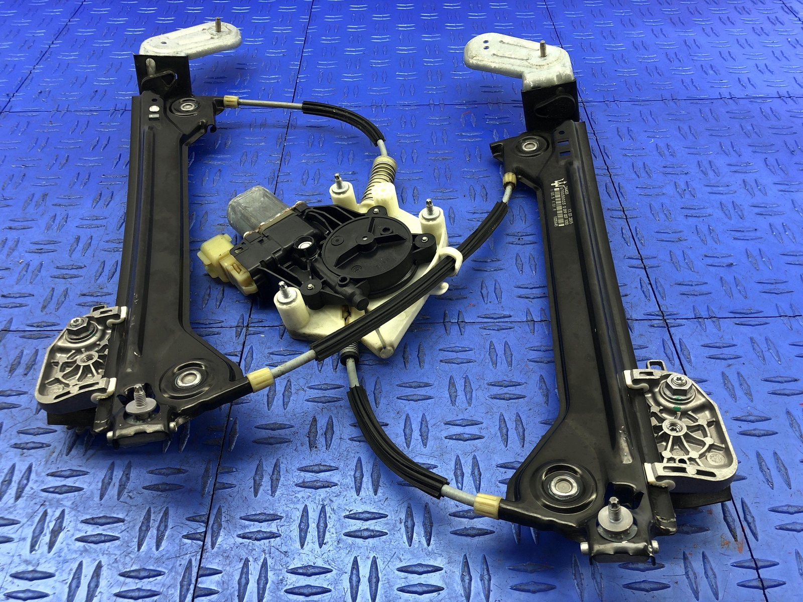 2014 - 2019 MASERATI GHIBLI M157 REAR LEFT REAR DOOR WINDOW REGULATOR W/MOTOR