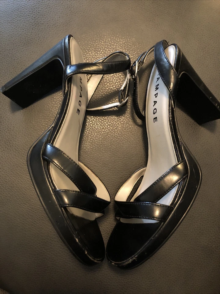 Women’s Vintage Rampage Black Ankle Strap Block Heels Size 7.5 2000’s - Image 4 of 4