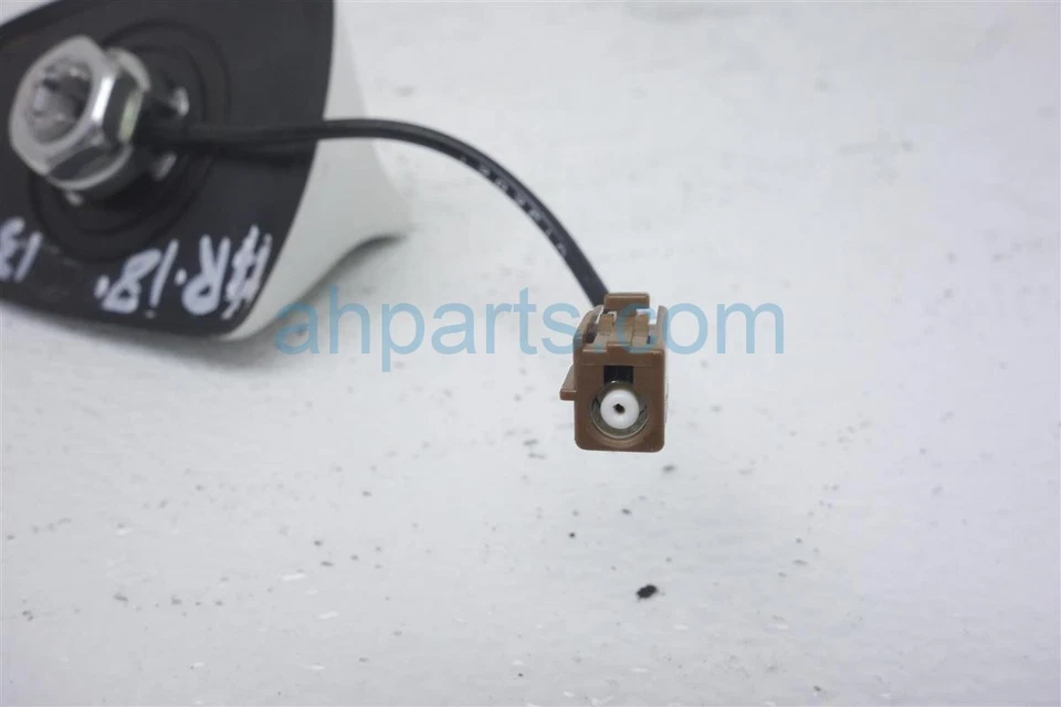 Antena de techo de radio Infiniti G25 2011-2012 sedán - blanco luz de luna - 28208-1Dv0a Foto 4 de 4