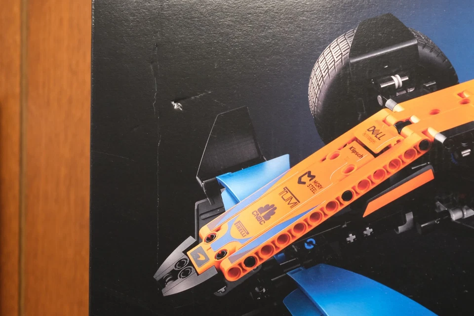 LEGO® Technic Bausatz 42141 - McLaren Formel 1™ Rennwagen  (Pirelli 1st Edition) - Bild 2 von 4