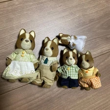 Sylvanian Families Marron Dog Baby Initial Family