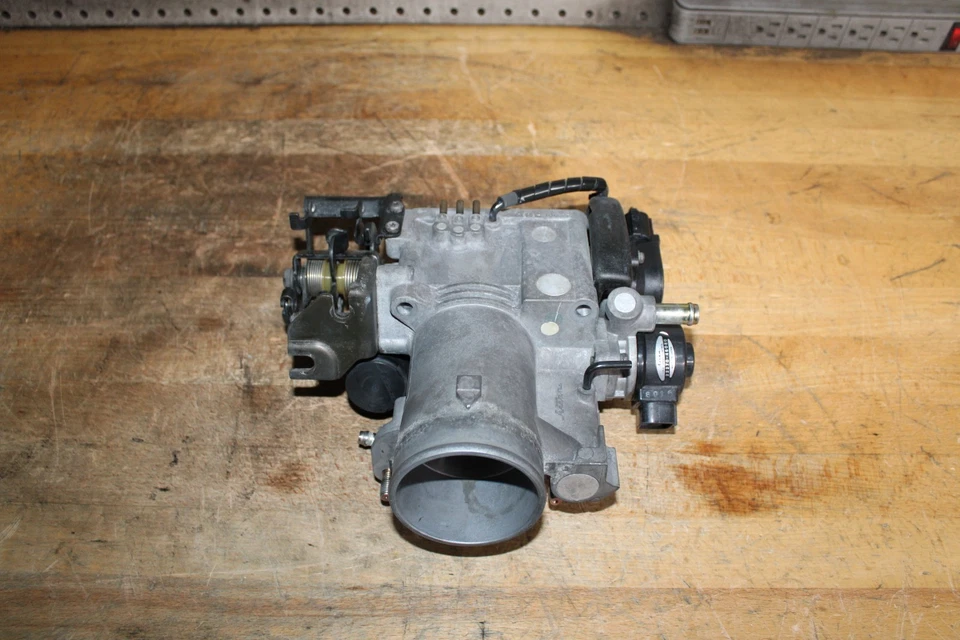 92 93 94 95 LEXUS SC300 3,0 L CUERPO DEL ACELERADOR 6 CILINDROS Foto 4 de 4