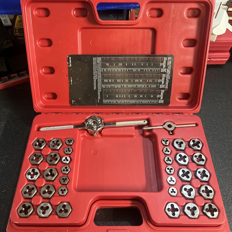 Juego de grifos y troqueles Mac Tools 76 piezas (falta 3/8-16,5/16-18,1/4-20,M6X1,M8x1,25 grifos) Foto 3 de 4