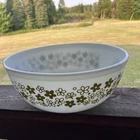 Vintage Pyrex Spring Blossom Crazy Daisy Nesting Mixing Bowl 404 White & Green