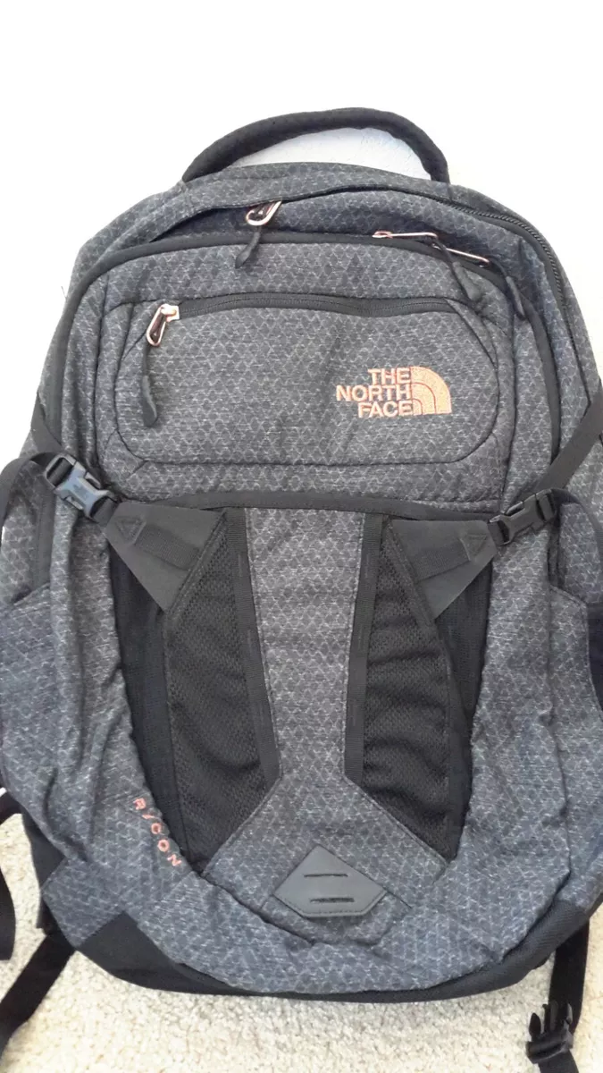Republiek Kort geleden Onderhandelen The North Face Recon Backpack Flexvent Black Rose Padded Hiking School Bag Used | eBay Republiek Kort geleden Onderhandelen The North Face Recon Backpack Flexvent Black Rose Padded Hiking School Bag Used | eBay